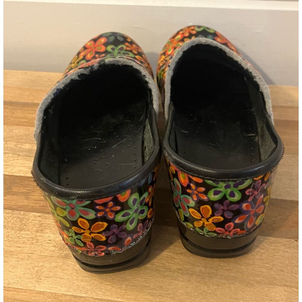 Dansko Women’s Clogs Flowers Leather Shoes Size Euro 37 Slip On - Picture 3 of 4